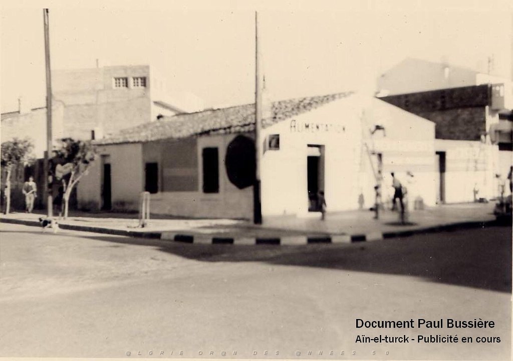 Bussiere 075- Panneaux pub.jpg